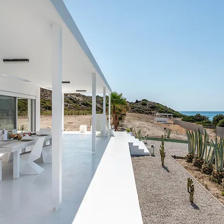 Bianca Кефалос